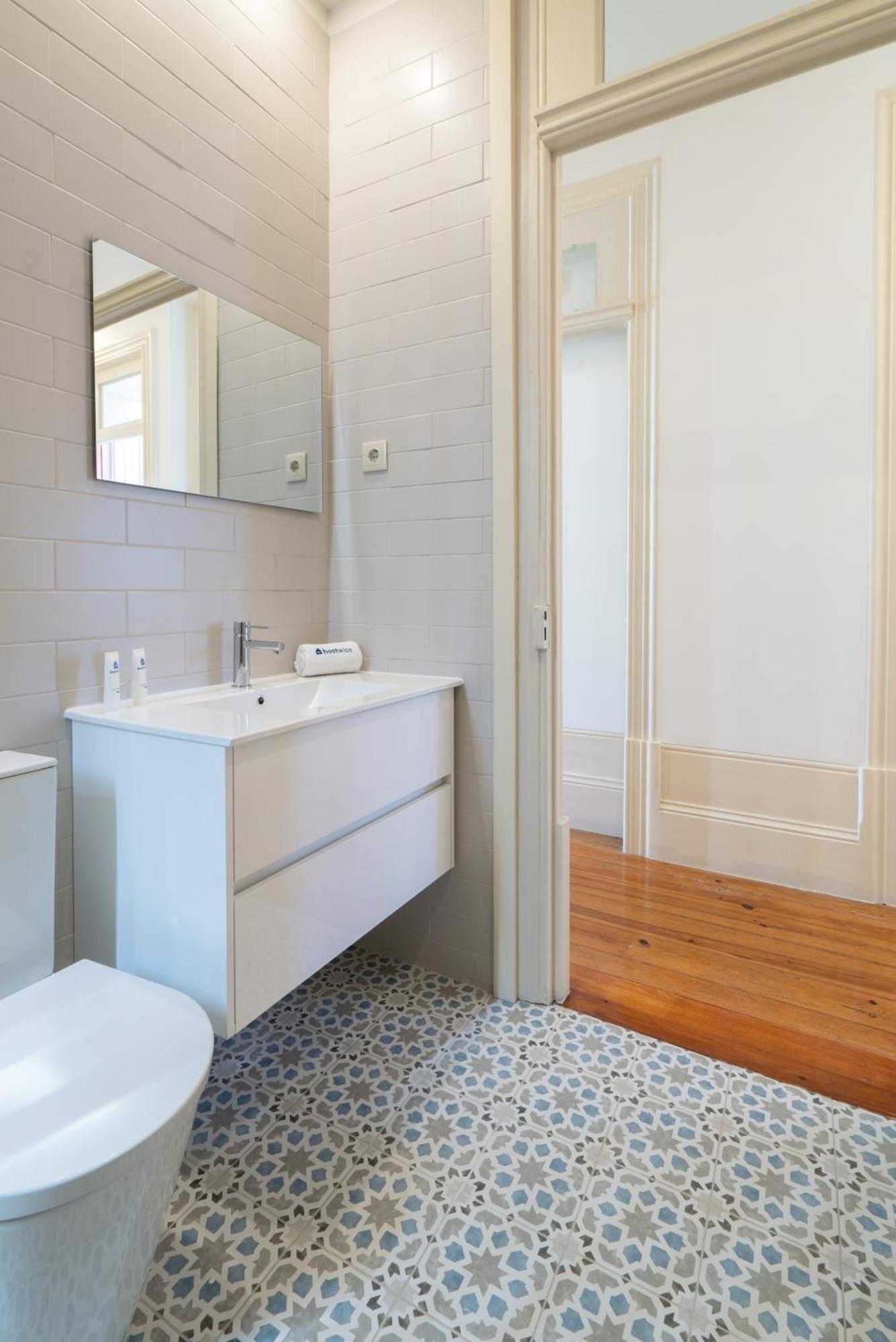 Host Wise - Modern Comfy Flat Apartament